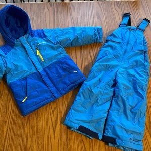 ❄️Columbia kids with 🎁